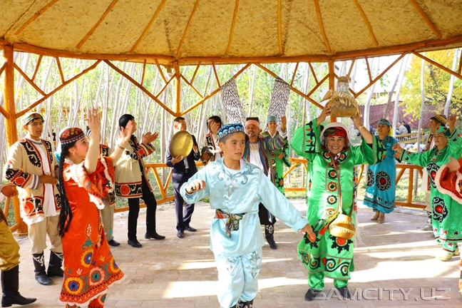 В Самарканде открыли туристическую деревню «Конигиль»