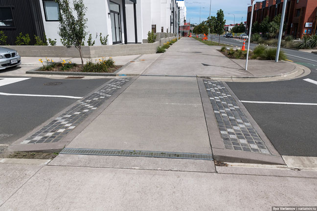 Как сделать тротуары доступными для всех людей на примере других стран – в материале «Samcity.uz»